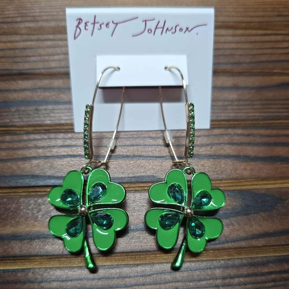 Betsey Johnson Shamrock Roll Dangle Earrings! - Picture 6 of 11